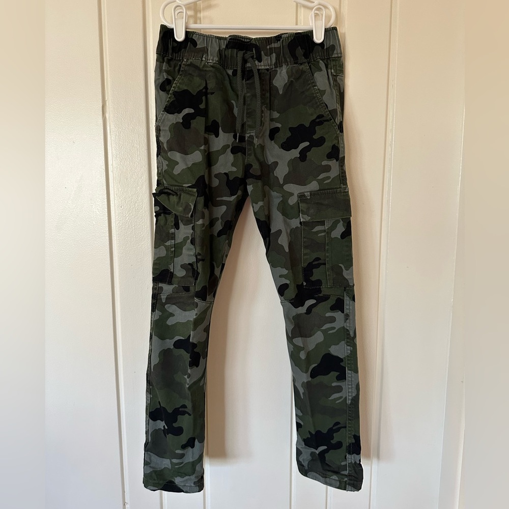 NWOT Cat & Jack Cargo Jogger Pant. Cotton/Spandex. Size 10. Never worn.